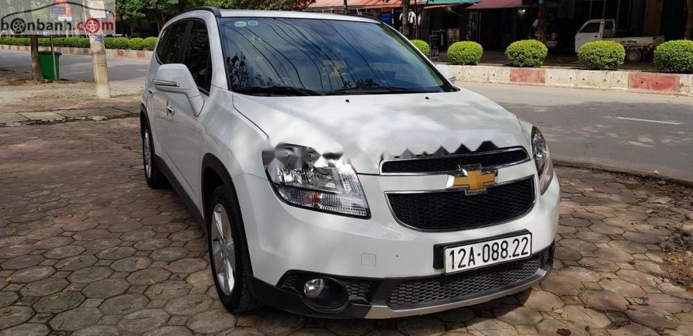 Chevrolet Orlando MT 2017 - Bán Chevrolet Orlando MT sản xuất 2017, màu trắng, xe gia đình