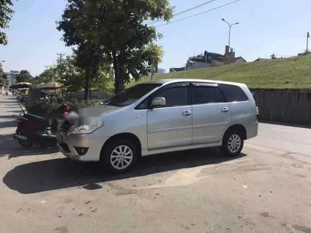 Toyota Innova 2013 - Bán ô tô Toyota Innova sản xuất 2013, màu bạc