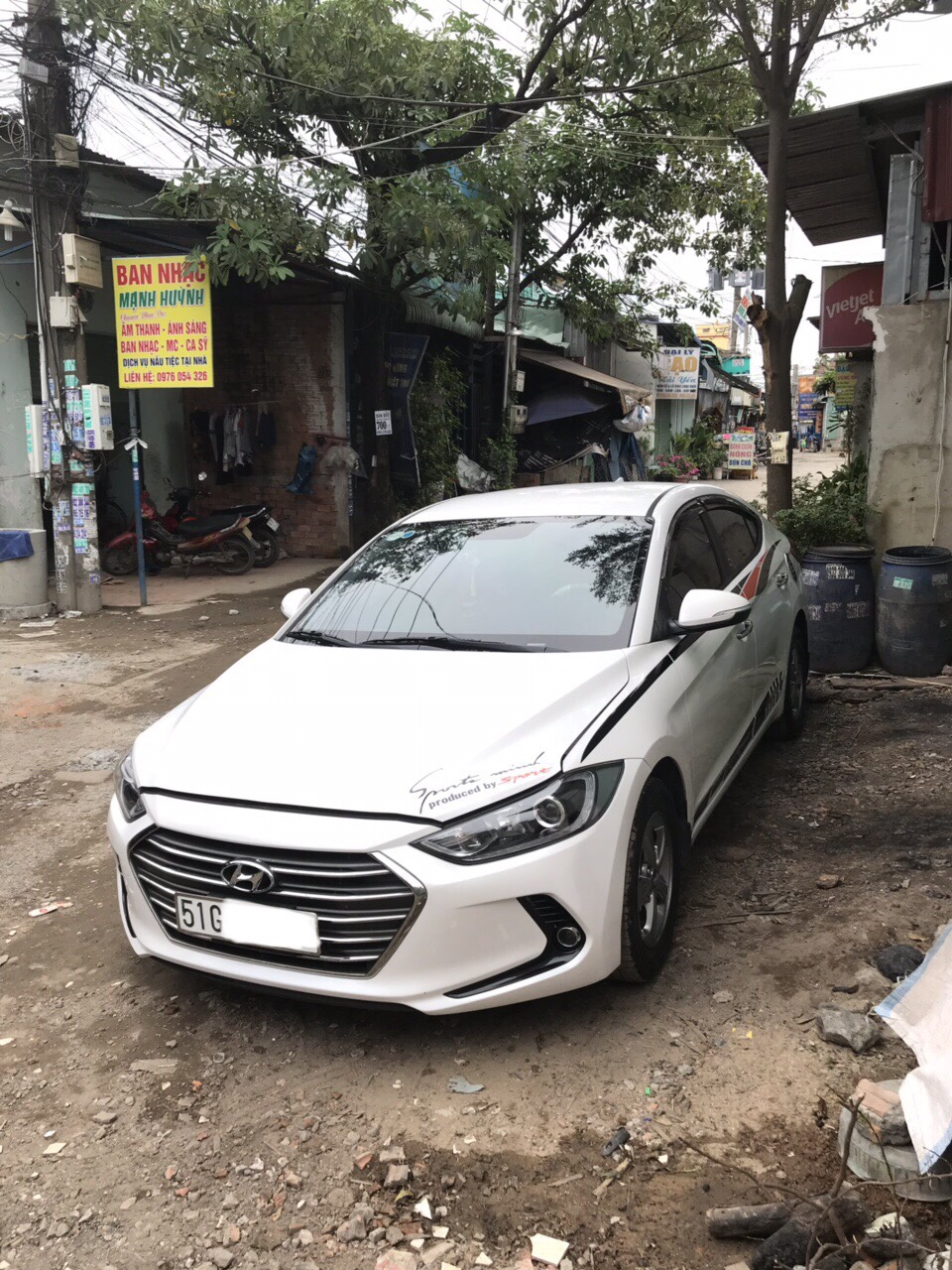 Hyundai Elantra 1.6MT  2017 - Bán Elantra 1.6MT 2017, màu trắng, đúng chất, giá TL, hỗ trợ góp