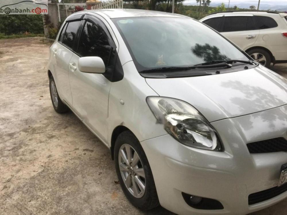 Toyota Yaris 2008 - Bán Toyota Yaris đời 2008, màu trắng, nhập khẩu nguyên chiếc