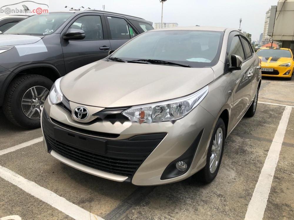 Toyota Vios 1.5E CVT 2018 - Bán xe Toyota Vios 1.5E CVT đời 2018, màu vàng