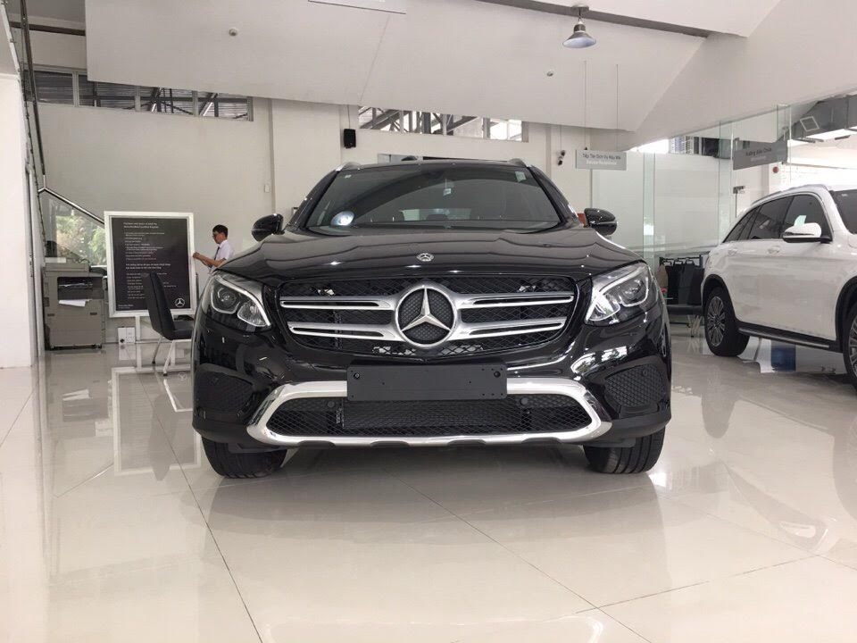 Mercedes-Benz GLC-Class GLC200 2018 - Bán Mercedes GLC200 năm 2018 mới, màu đen, giao xe toàn quốc