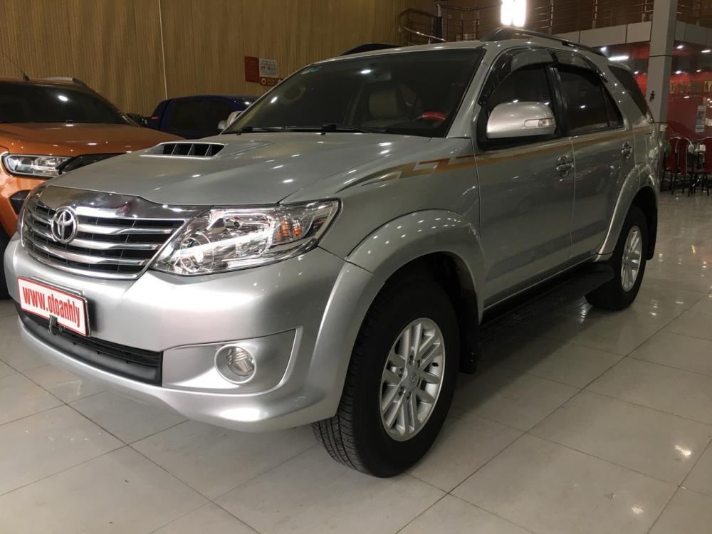 Toyota Fortuner 2.5G 2014 - Cần bán xe Toyota Fortuner 2.5G 2014, màu bạc, giá chỉ 815 triệu