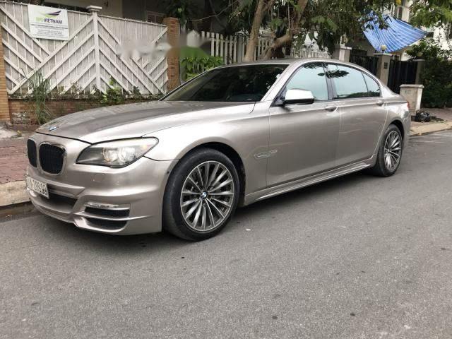 BMW 7 Series  750Li 2010 - Bán BMW 7 Series 750Li năm sản xuất 2010, màu ghi vàng