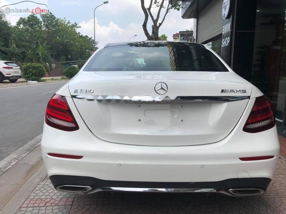 Mercedes-Benz E class E300 AMG  2017 - Bán xe Mercedes E300 AMG đời 2017, màu trắng