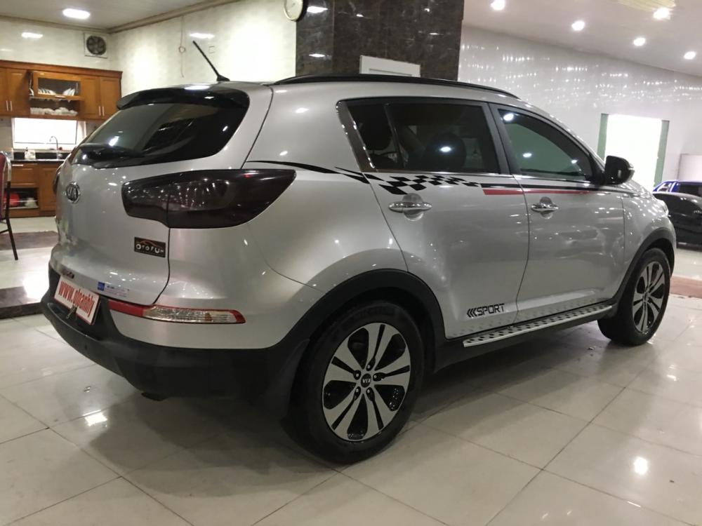 Kia Sportage 2010 - Cần bán lại xe Kia Sportage đời 2010, màu bạc, nhập khẩu