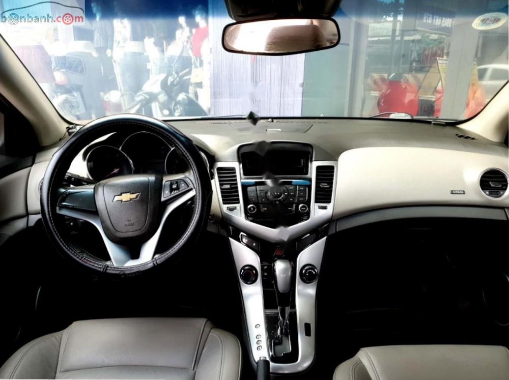 Chevrolet Cruze LTZ 2010 - Cần bán Chevrolet Cruze đời 2010, màu bạc số tự động giá cạnh tranh