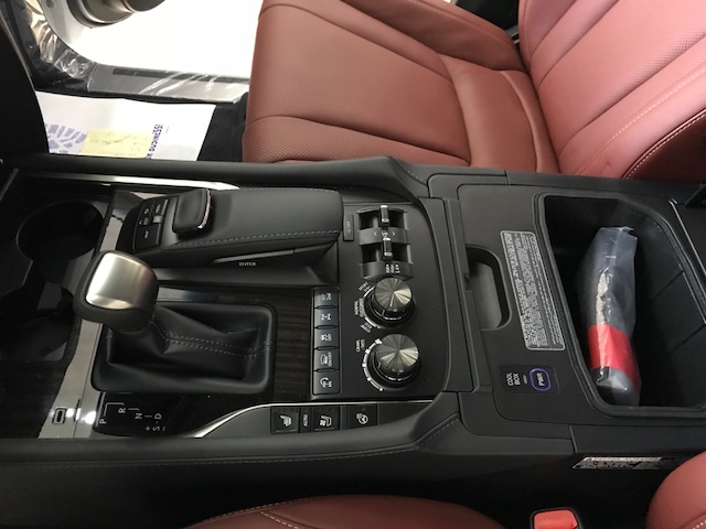 Lexus LX 570 2019 - Cần bán Lexus LX570 xuất Mỹ đời 2019 bản Luxury