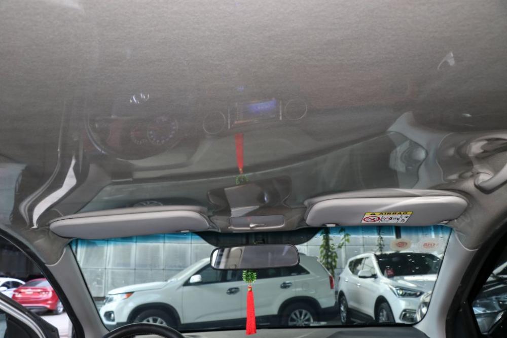 Hyundai Grand i10 1.2AT 2015 - Bán xe Hyundai Grand i10 1.2AT đời 2015, màu bạc, xe nhập