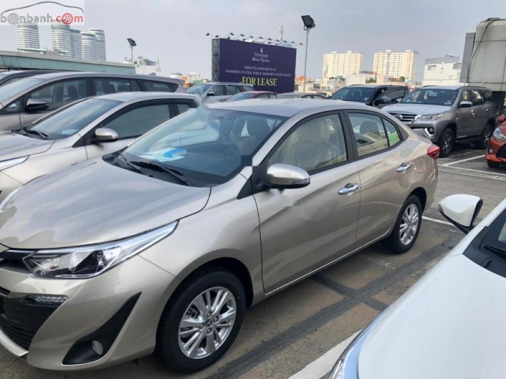 Toyota Vios 2018 - Cần bán xe Toyota Vios 2018, màu vàng