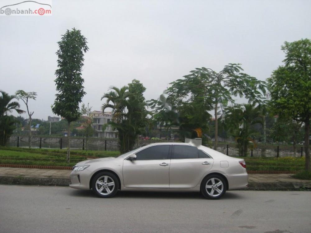 Toyota Camry 2.5Q 2015 - Cần bán xe Toyota Camry 2.5Q đời 2015, màu vàng