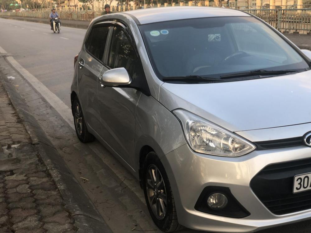 Hyundai Grand i10 MT 2014 - Cần bán lại xe Hyundai i10 năm 2014 màu bạc, giá chỉ 275 triệu nhập khẩu