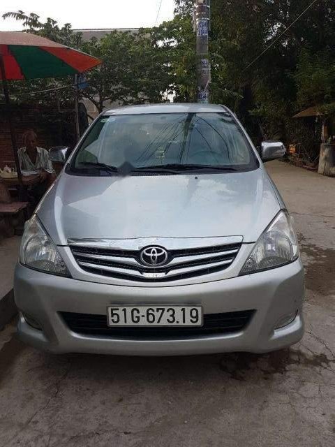 Toyota Innova   2008 - Bán xe Toyota Innova năm sản xuất 2008, màu bạc, giá tốt