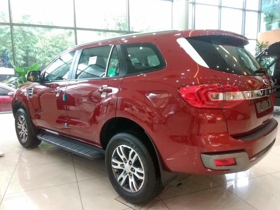 Ford Everest Ambiente 2.0L MT 2018 - Bán Ford Everest Turbo, Ambiente 2018, màu đỏ, nhập khẩu nguyên chiếc, chỉ 999 triệu, hỗ trợ vay 80%