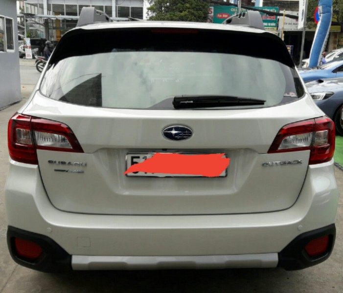 Subaru Outback 2015 - Bán Subaru Ouback 2.5 giá tốt 2015 màu trắng