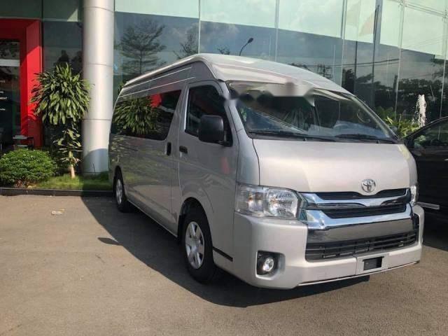 Toyota Hiace   2018 - Cần bán Toyota Hiace đời 2019, 15 chỗ, màu bạc, nhập khẩu