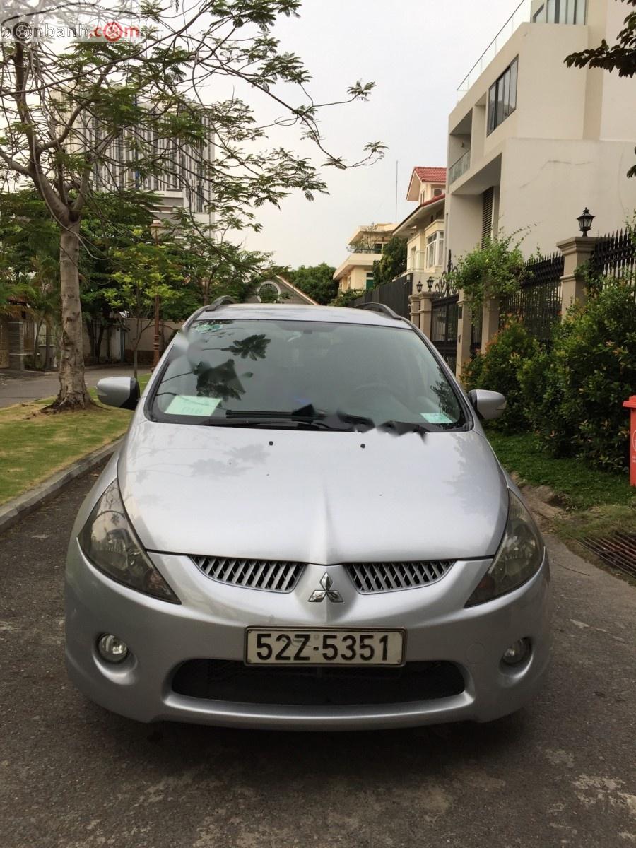 Mitsubishi Grandis 2006 - Cần bán Mitsubishi Grandis đời 2006, màu bạc