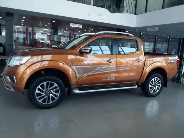 Nissan Navara 2018 - Cần bán Nissan Navara sản xuất 2018, màu nâu, xe nhập, giá tốt