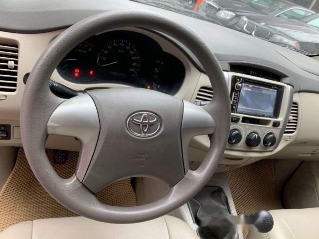 Toyota Innova   2014 - Bán Toyota Innova đời 2014, màu bạc, 555tr