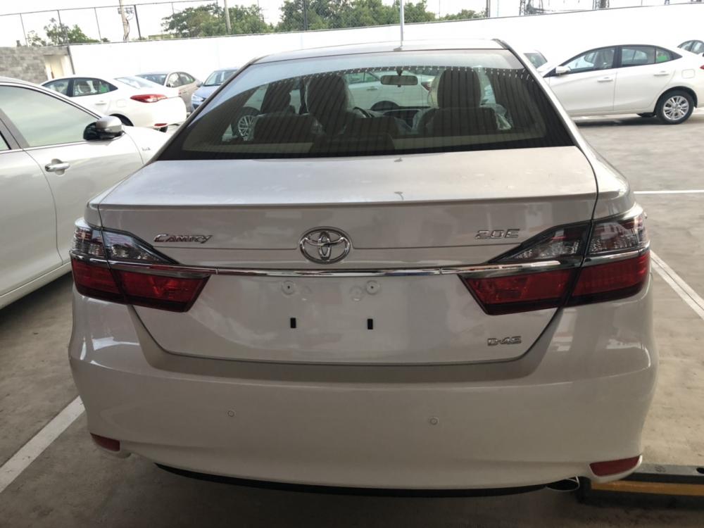 Toyota Camry 2.0E AT 2018 - Bán ô tô Toyota Camry 2.0E AT model 2019, màu trắng