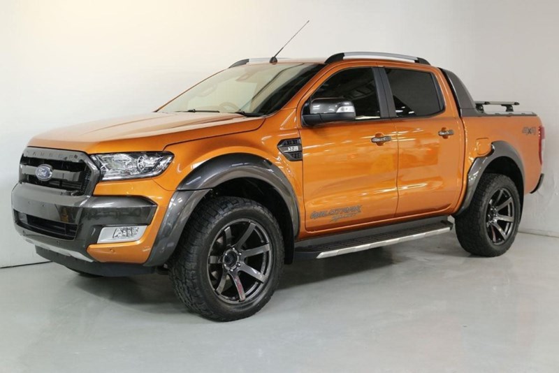 Ford Ranger 4x4 2018 - Cần bán xe Ford Ranger 4x4 năm sản xuất 2018, màu cam, nhập khẩu nguyên chiếc, giá 918tr