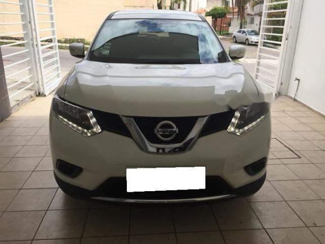 Nissan X trail AT 2017 - Bán Nissan X trail AT năm 2017, màu trắng ít sử dụng, giá 778tr