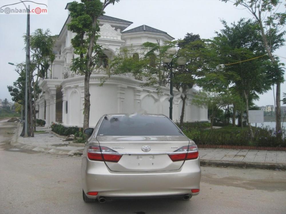 Toyota Camry 2.5Q 2015 - Cần bán xe Toyota Camry 2.5Q đời 2015, màu vàng