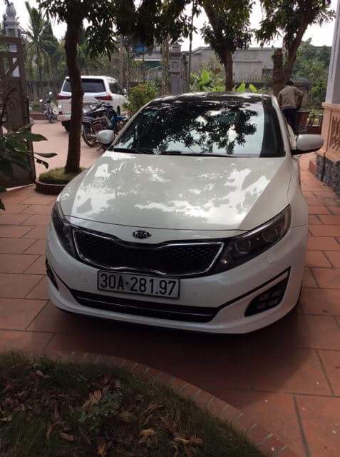 Kia K5 2014 - Cần bán lại xe Kia K5 2014, màu trắng, xe nhập