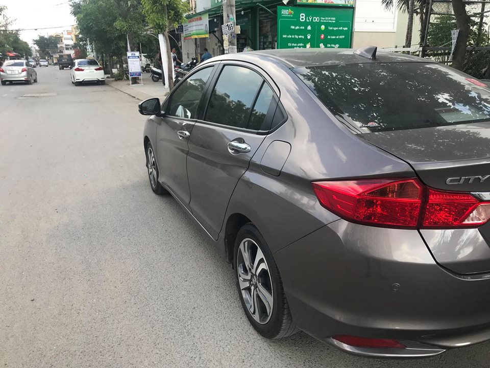 Honda City G 2017 - Bán gấp Honda City 2017, màu xám ghi tự động full option