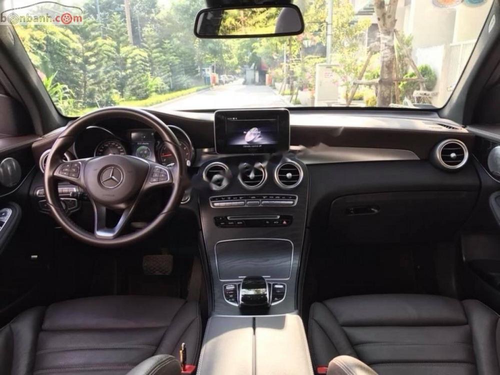 Mercedes-Benz GLC-Class GLC 300 4Matic 2017 - Chính chủ bán Mercedes GLC 300 4Matic SX năm 2017, màu trắng