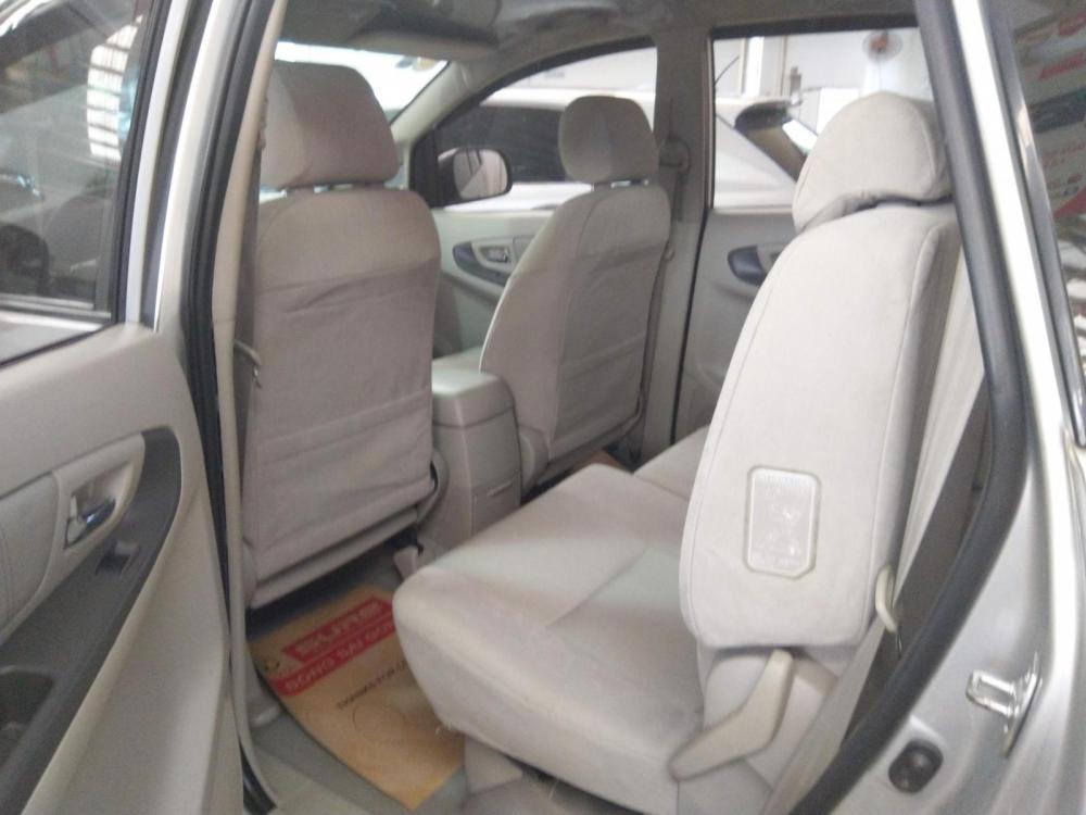 Toyota Innova E 2015 - Bán Toyota Innova E 2015, xe đẹp, đảm bảo chất lượng, trả trước 30%