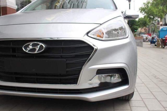 Hyundai Grand i10  1.2 AT 2018 - Bán Hyundai Grand i10 năm sản xuất 2018, màu bạc, 315tr