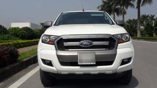 Ford Ranger XLS 2017 - Cần bán gấp Ford Ranger XLS năm 2017, màu trắng