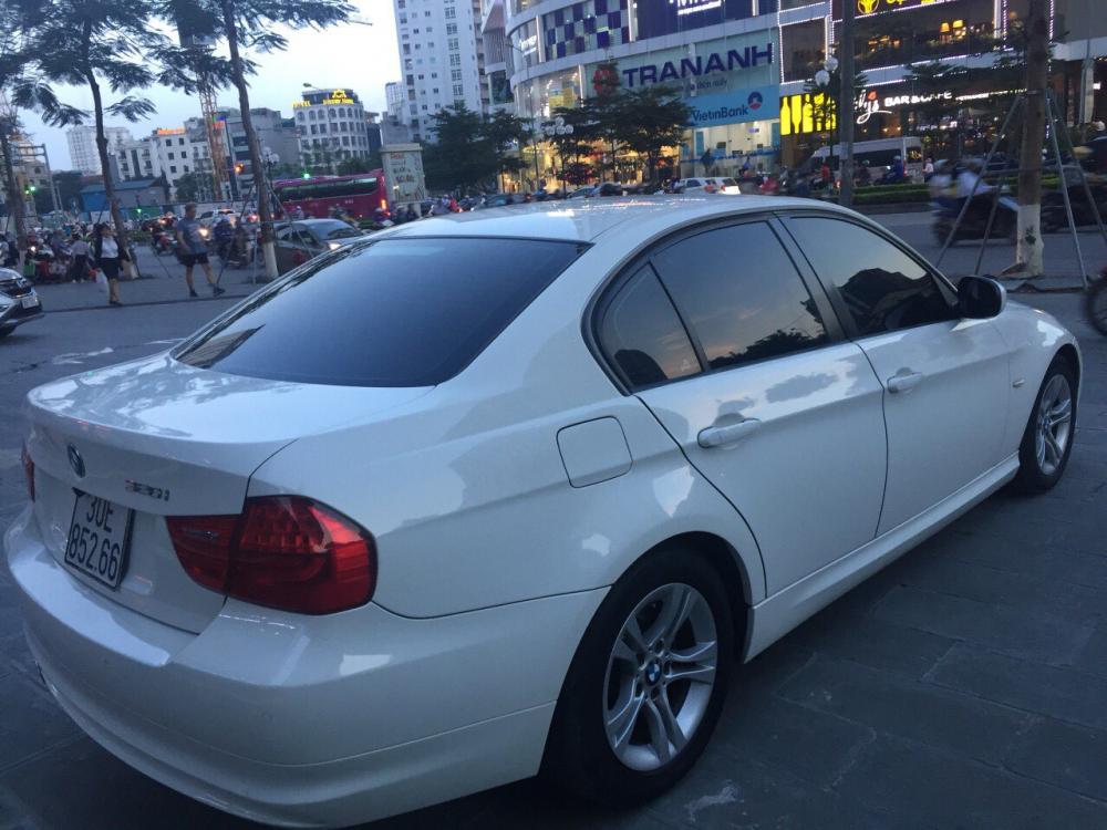 BMW 3 Series 320i 2011 - Bán ô tô BMW 320i sản xuất năm 2011, màu trắng, nhập khẩu, giá tốt