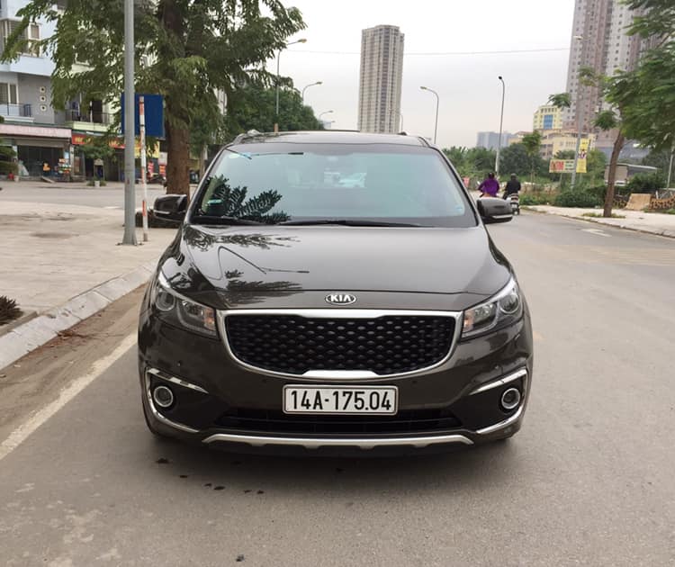 Kia Sedona GATH 2015 - Bán Kia Sedona GATH năm sản xuất 2015, màu nâu