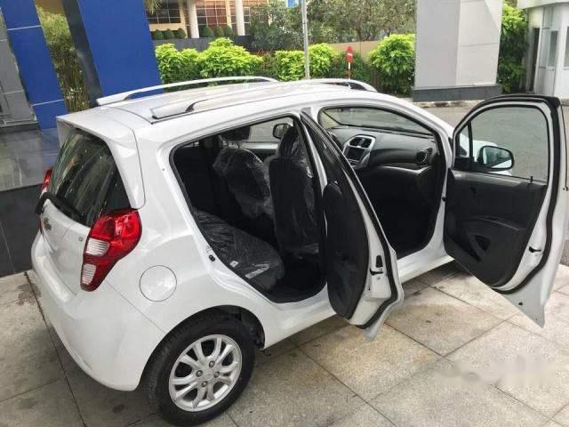 Chevrolet Spark  Van 2018 - Bán xe Chevrolet Spark Van đời 2018, màu trắng