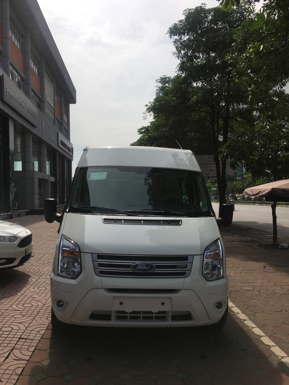 Ford Transit Medium 2018 - Transit Mid ưu đãi tốt nhất trong tháng 11. Gói quà tặng lên đến 30 triệu đồng, đủ màu giao ngay