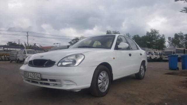 Daewoo Nubira   2002 - Bán xe Daewoo Nubira năm sản xuất 2002, màu trắng, xe gia đình