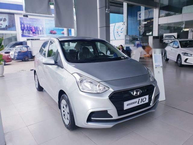 Hyundai Grand i10   Base  2018 - Bán Hyundai Grand i10 Base năm 2018, màu bạc, nhập khẩu 