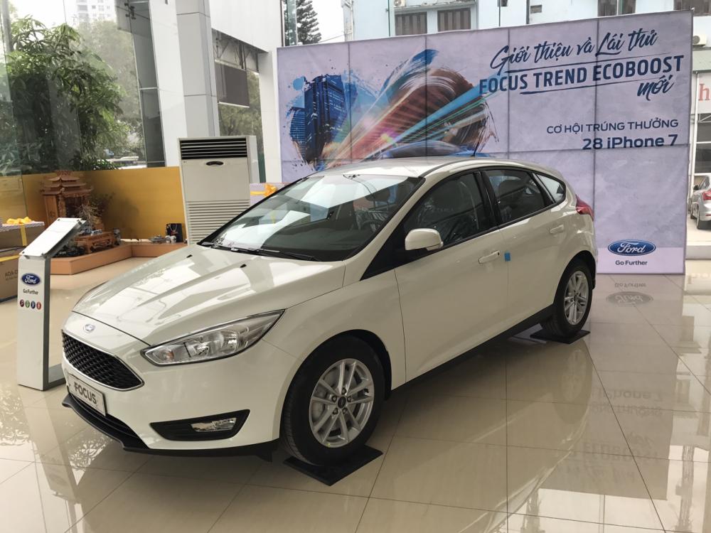 Ford Focus 2018 - Bán xe Ford Focus bản Trend đủ màu - giao ngay. Cam kết tặng gói PK - Bao giá toàn hệ thống