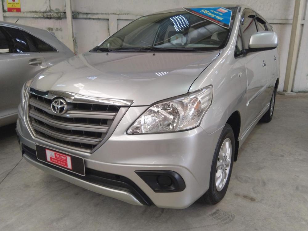 Toyota Innova E 2015 - Bán Toyota Innova E 2015, xe đẹp, đảm bảo chất lượng, trả trước 30%