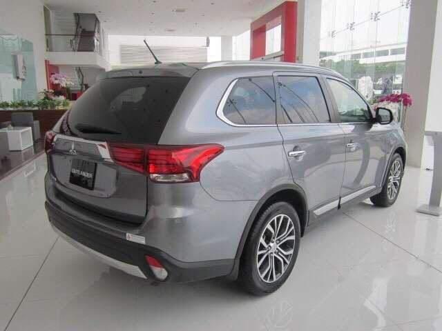 Mitsubishi Outlander   2.4  2018 - Bán Mitsubishi Outlander 2.4 năm 2018, màu xám, xe nhập