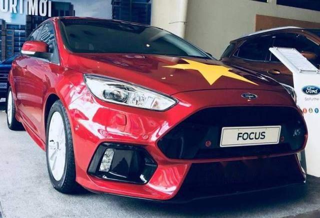 Ford Focus   2018 - Bán xe Ford Focus năm sản xuất 2018, màu đỏ