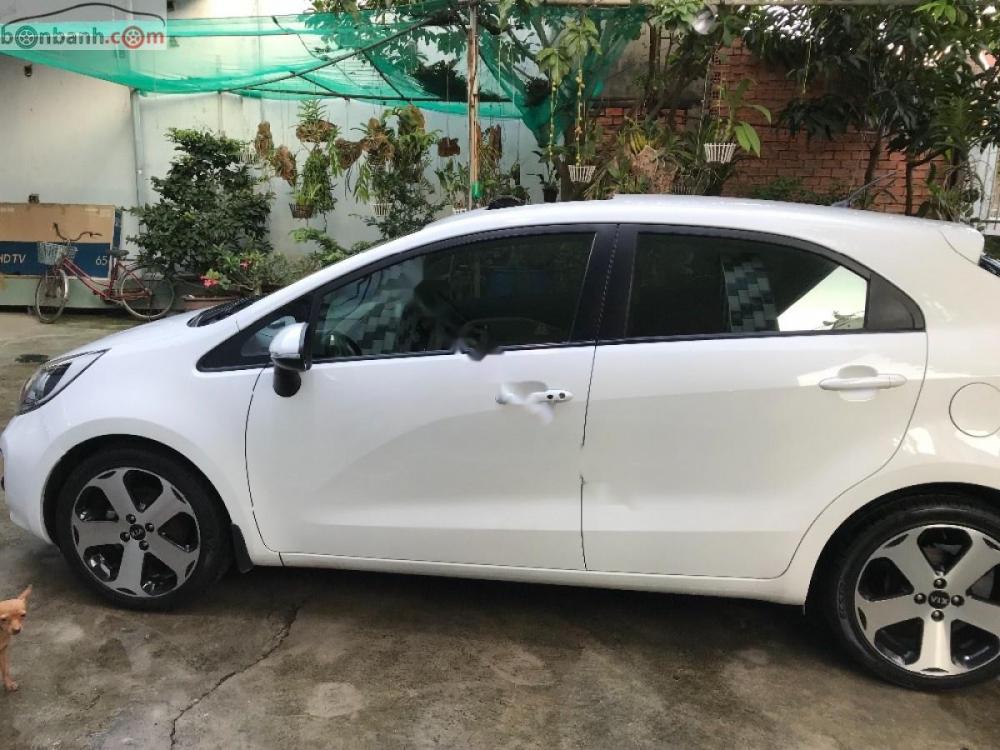 Kia Rio 2012 - Cần bán xe Kia Rio đời 2012, màu trắng, xe nhập