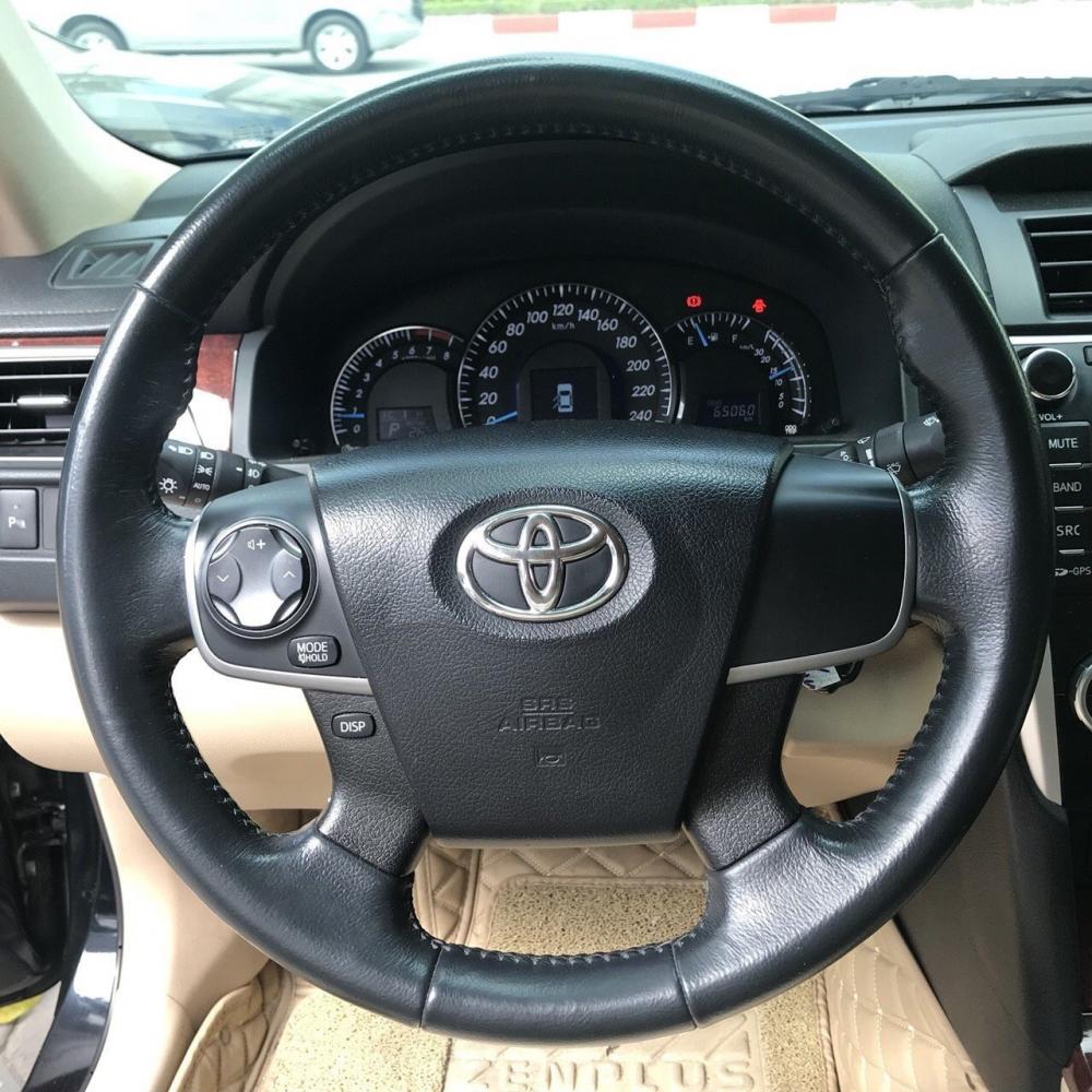 Toyota Camry 2014 - Bán Toyota Camry đời 2014 giá cạnh tranh