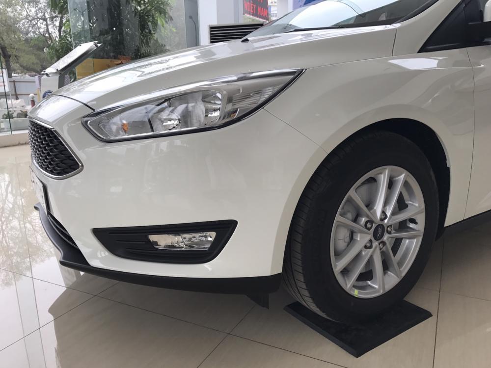 Ford Focus 2018 - Bán xe Ford Focus bản Trend đủ màu - giao ngay. Cam kết tặng gói PK - Bao giá toàn hệ thống