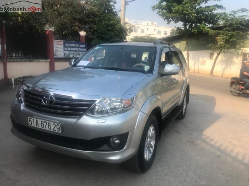 Toyota Fortuner 2012 - Bán Toyota Fortuner năm 2012, màu bạc
