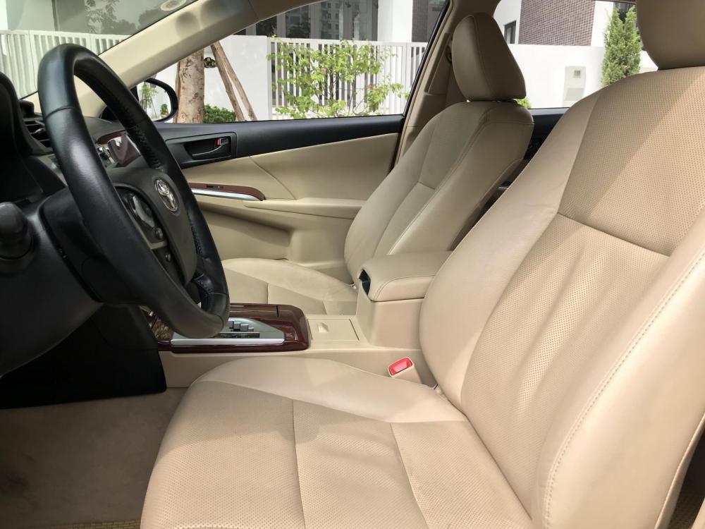 Toyota Camry 2.0E 2015 - Cần bán Toyota Camry 2.0E sx 2015 màu đen