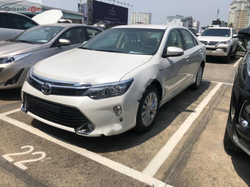 Toyota Camry 2.0E 2018 - Bán Toyota Camry 2.0E sản xuất năm 2018, màu trắng