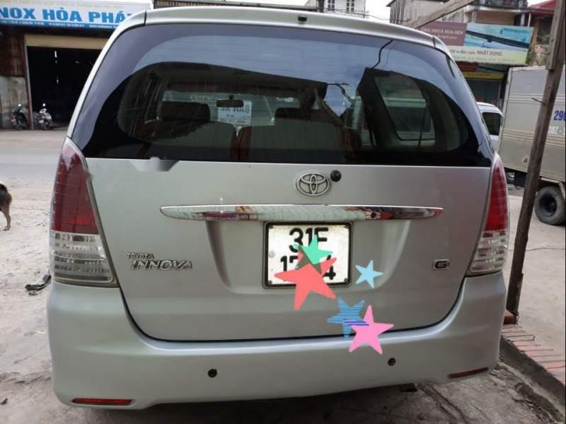 Toyota Innova 2010 - Bán ô tô Toyota Innova năm sản xuất 2010, màu bạc, giá chỉ 380 triệu